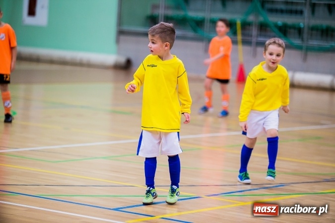 Zdjęcie w galerii na portalu naszraciborz.pl: Piłkarskie Mikołajki w Arenie Rafako. Młodzi unici najlepsi wiadomości z regionu