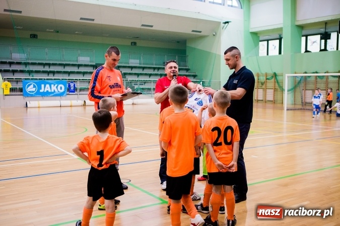 Zdjęcie w galerii na portalu naszraciborz.pl: Piłkarskie Mikołajki w Arenie Rafako. Młodzi unici najlepsi wiadomości z regionu