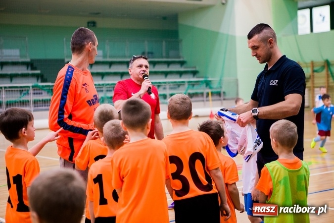 Zdjęcie w galerii na portalu naszraciborz.pl: Piłkarskie Mikołajki w Arenie Rafako. Młodzi unici najlepsi wiadomości z regionu