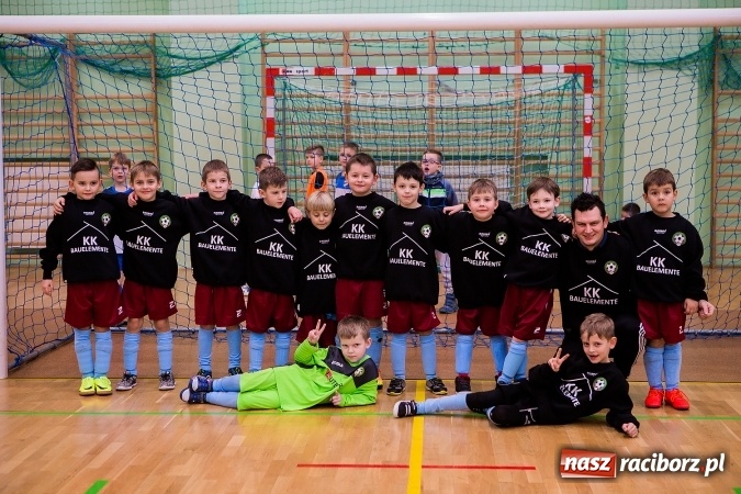Zdjęcie w galerii na portalu naszraciborz.pl: Piłkarskie Mikołajki w Arenie Rafako. Młodzi unici najlepsi wiadomości z regionu