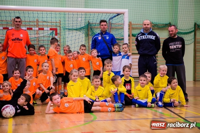 Zdjęcie w galerii na portalu naszraciborz.pl: Piłkarskie Mikołajki w Arenie Rafako. Młodzi unici najlepsi wiadomości z regionu