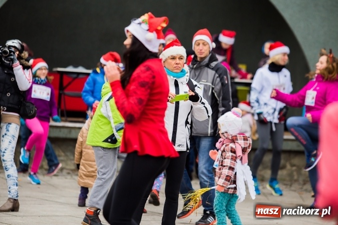 Zdjęcie w galerii na portalu naszraciborz.pl: Bieg Mikołajkowy w parku Roth wiadomości z regionu