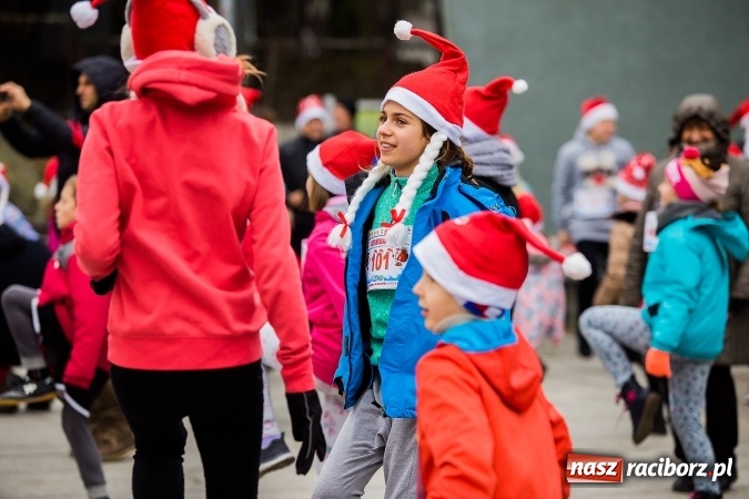 Zdjęcie w galerii na portalu naszraciborz.pl: Bieg Mikołajkowy w parku Roth wiadomości z regionu