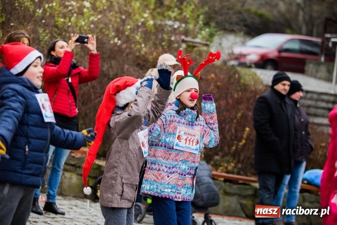 Zdjęcie w galerii na portalu naszraciborz.pl: Bieg Mikołajkowy w parku Roth wiadomości z regionu