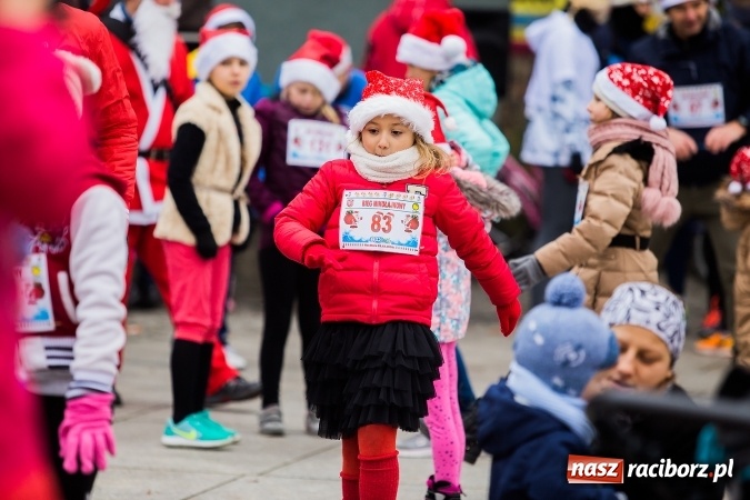 Zdjęcie w galerii na portalu naszraciborz.pl: Bieg Mikołajkowy w parku Roth wiadomości z regionu