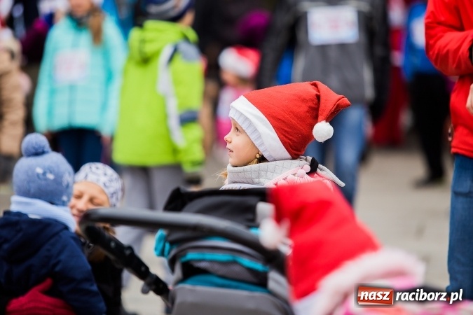 Zdjęcie w galerii na portalu naszraciborz.pl: Bieg Mikołajkowy w parku Roth wiadomości z regionu