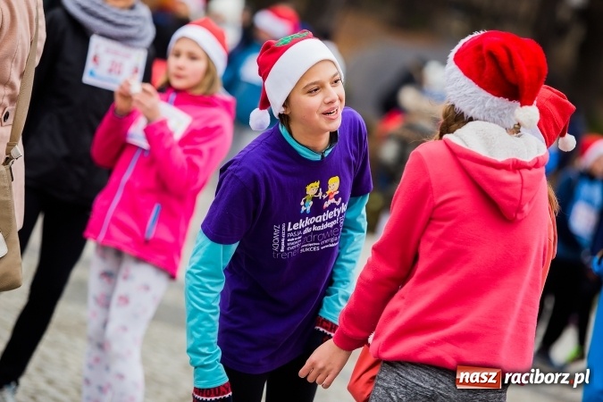 Zdjęcie w galerii na portalu naszraciborz.pl: Bieg Mikołajkowy w parku Roth wiadomości z regionu