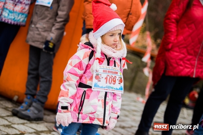 Zdjęcie w galerii na portalu naszraciborz.pl: Bieg Mikołajkowy w parku Roth wiadomości z regionu