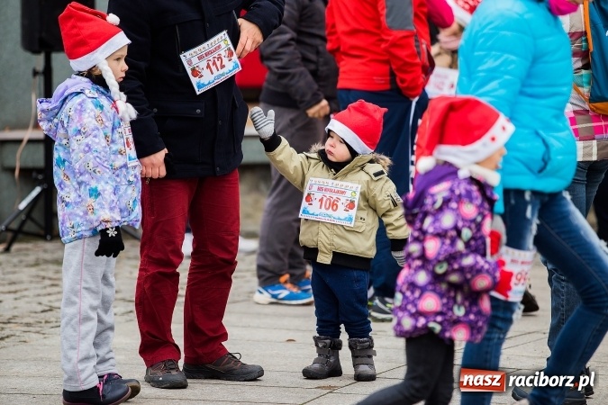 Zdjęcie w galerii na portalu naszraciborz.pl: Bieg Mikołajkowy w parku Roth wiadomości z regionu