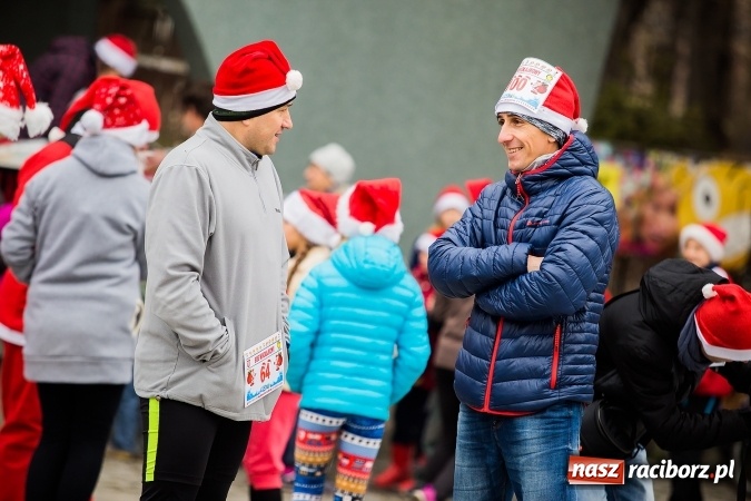 Zdjęcie w galerii na portalu naszraciborz.pl: Bieg Mikołajkowy w parku Roth wiadomości z regionu