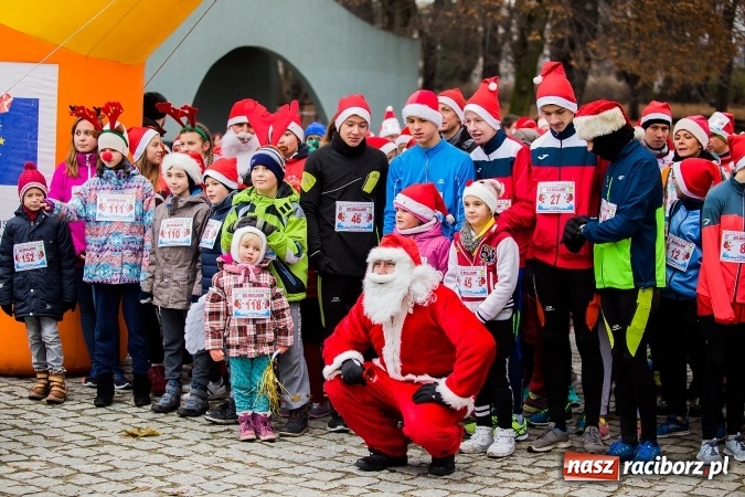 Zdjęcie w galerii na portalu naszraciborz.pl: Bieg Mikołajkowy w parku Roth wiadomości z regionu