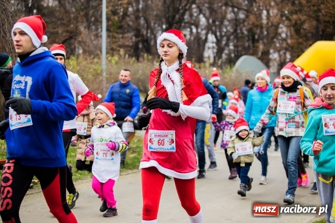 Zdjęcie w galerii na portalu naszraciborz.pl: Bieg Mikołajkowy w parku Roth wiadomości z regionu