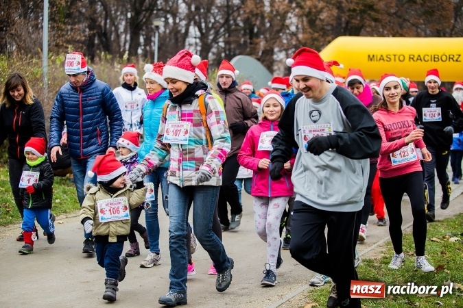 Zdjęcie w galerii na portalu naszraciborz.pl: Bieg Mikołajkowy w parku Roth wiadomości z regionu