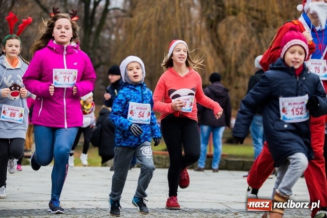 Zdjęcie w galerii na portalu naszraciborz.pl: Bieg Mikołajkowy w parku Roth wiadomości z regionu