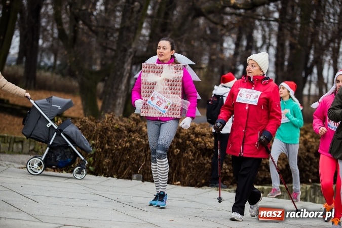 Zdjęcie w galerii na portalu naszraciborz.pl: Bieg Mikołajkowy w parku Roth wiadomości z regionu
