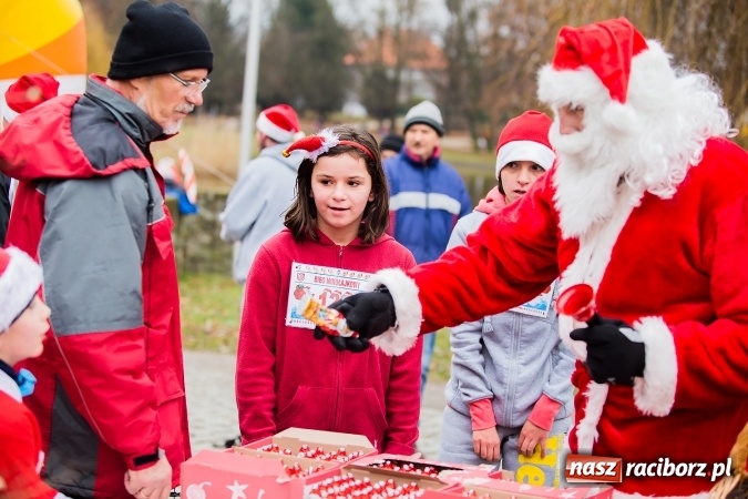 Zdjęcie w galerii na portalu naszraciborz.pl: Bieg Mikołajkowy w parku Roth wiadomości z regionu