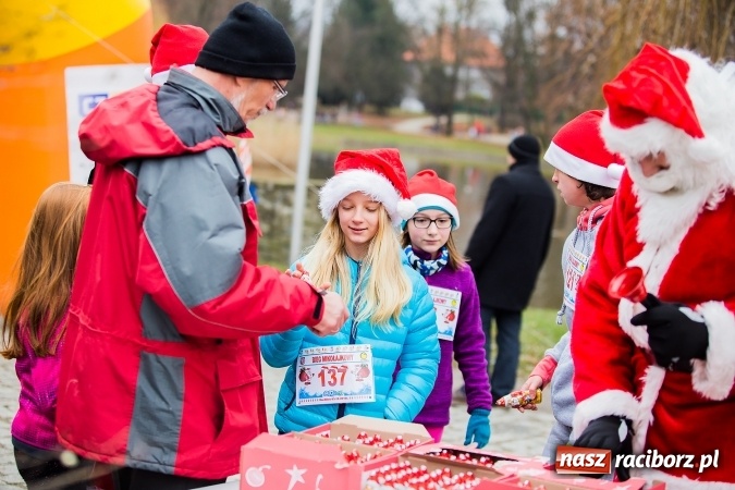 Zdjęcie w galerii na portalu naszraciborz.pl: Bieg Mikołajkowy w parku Roth wiadomości z regionu