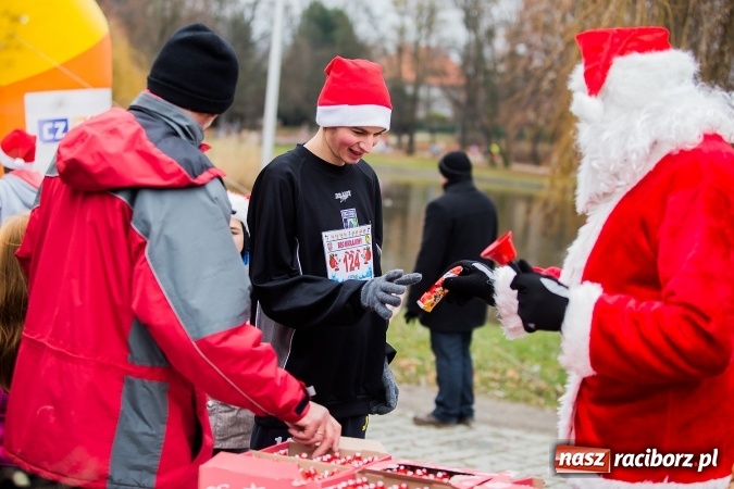 Zdjęcie w galerii na portalu naszraciborz.pl: Bieg Mikołajkowy w parku Roth wiadomości z regionu