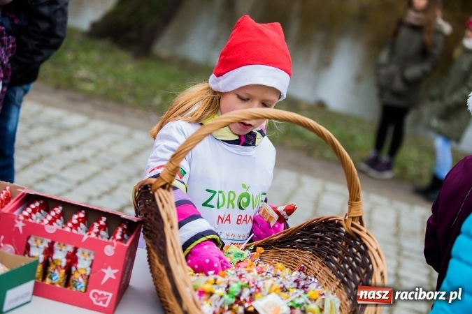 Zdjęcie w galerii na portalu naszraciborz.pl: Bieg Mikołajkowy w parku Roth wiadomości z regionu