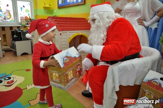 Zdjęcie w galerii na portalu naszraciborz.pl: Mikołajkowe show w markowickim przedszkolu wiadomości z regionu