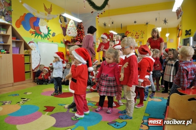 Zdjęcie w galerii na portalu naszraciborz.pl: Mikołajkowe show w markowickim przedszkolu wiadomości z regionu