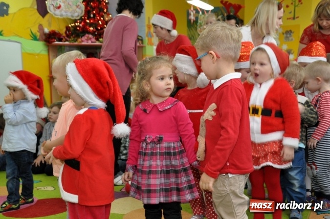 Zdjęcie w galerii na portalu naszraciborz.pl: Mikołajkowe show w markowickim przedszkolu wiadomości z regionu