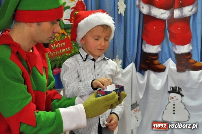 Zdjęcie w galerii na portalu naszraciborz.pl: Mikołajkowe show w markowickim przedszkolu wiadomości z regionu