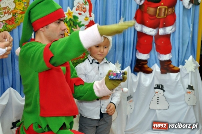 Zdjęcie w galerii na portalu naszraciborz.pl: Mikołajkowe show w markowickim przedszkolu wiadomości z regionu