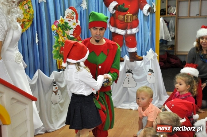 Zdjęcie w galerii na portalu naszraciborz.pl: Mikołajkowe show w markowickim przedszkolu wiadomości z regionu