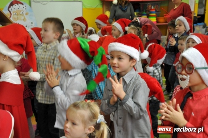 Zdjęcie w galerii na portalu naszraciborz.pl: Mikołajkowe show w markowickim przedszkolu wiadomości z regionu