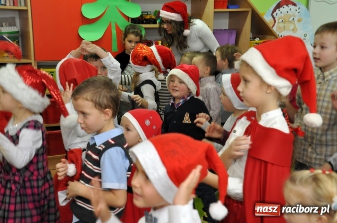 Zdjęcie w galerii na portalu naszraciborz.pl: Mikołajkowe show w markowickim przedszkolu wiadomości z regionu