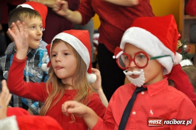 Zdjęcie w galerii na portalu naszraciborz.pl: Mikołajkowe show w markowickim przedszkolu wiadomości z regionu