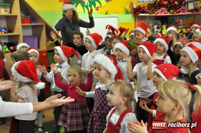 Zdjęcie w galerii na portalu naszraciborz.pl: Mikołajkowe show w markowickim przedszkolu wiadomości z regionu