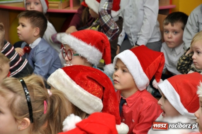 Zdjęcie w galerii na portalu naszraciborz.pl: Mikołajkowe show w markowickim przedszkolu wiadomości z regionu