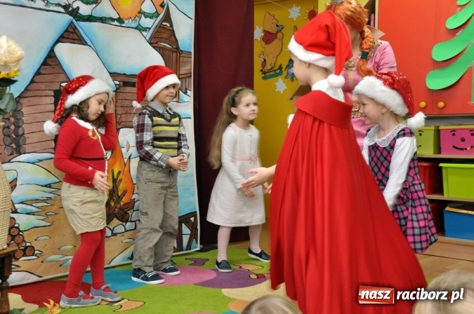 Zdjęcie w galerii na portalu naszraciborz.pl: Mikołajkowe show w markowickim przedszkolu wiadomości z regionu