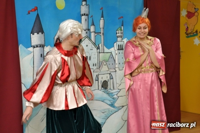 Zdjęcie w galerii na portalu naszraciborz.pl: Mikołajkowe show w markowickim przedszkolu wiadomości z regionu