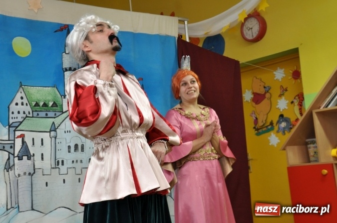 Zdjęcie w galerii na portalu naszraciborz.pl: Mikołajkowe show w markowickim przedszkolu wiadomości z regionu