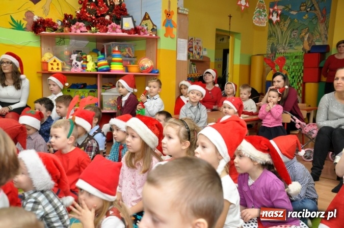 Zdjęcie w galerii na portalu naszraciborz.pl: Mikołajkowe show w markowickim przedszkolu wiadomości z regionu