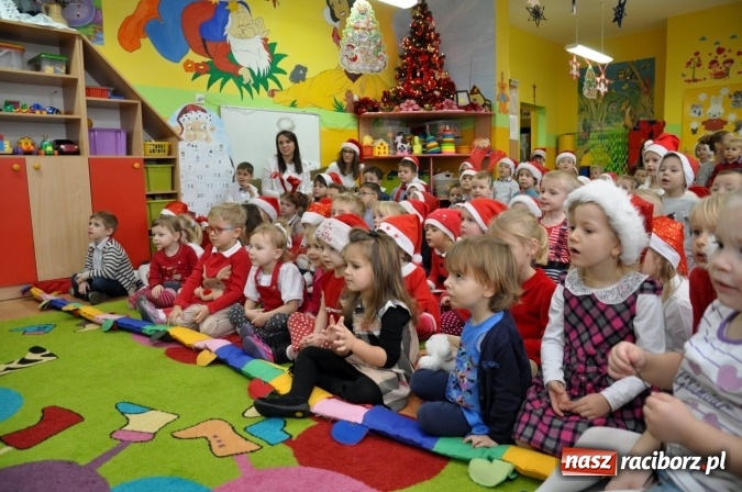Zdjęcie w galerii na portalu naszraciborz.pl: Mikołajkowe show w markowickim przedszkolu wiadomości z regionu