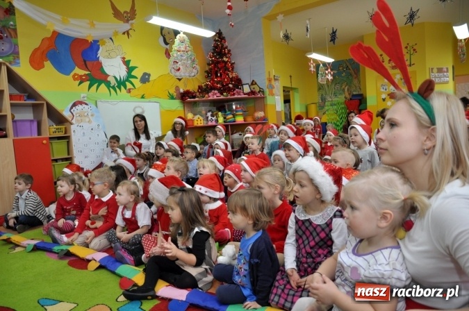 Zdjęcie w galerii na portalu naszraciborz.pl: Mikołajkowe show w markowickim przedszkolu wiadomości z regionu