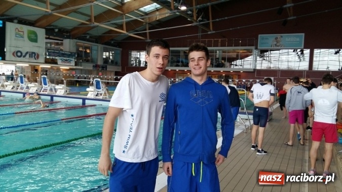 Zdjęcie w galerii na portalu naszraciborz.pl: Pływanie. Raciborski ZSOMS w środku stawki  wiadomości z regionu