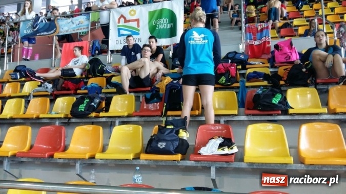 Zdjęcie w galerii na portalu naszraciborz.pl: Pływanie. Raciborski ZSOMS w środku stawki  wiadomości z regionu