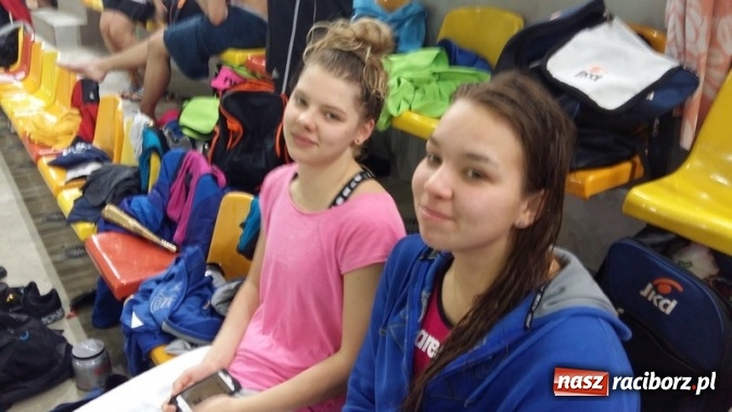 Zdjęcie w galerii na portalu naszraciborz.pl: Pływanie. Raciborski ZSOMS w środku stawki  wiadomości z regionu