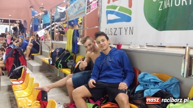 Zdjęcie w galerii na portalu naszraciborz.pl: Pływanie. Raciborski ZSOMS w środku stawki  wiadomości z regionu