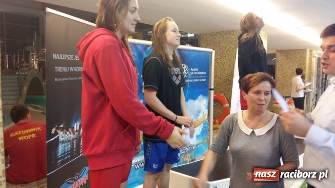 Zdjęcie w galerii na portalu naszraciborz.pl: Pływanie. Raciborski ZSOMS w środku stawki  wiadomości z regionu