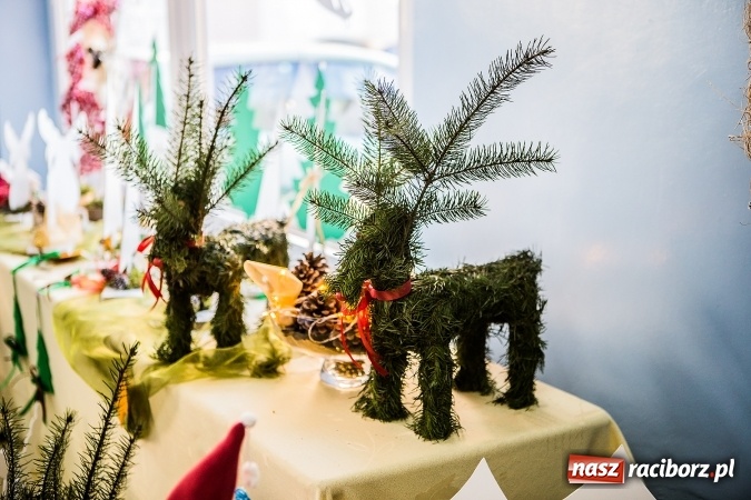 Zdjęcie w galerii na portalu naszraciborz.pl: Kiermasz świąteczny w krzanowickiej szkole wiadomości z regionu