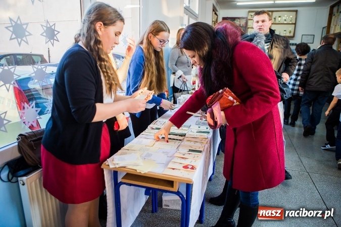 Zdjęcie w galerii na portalu naszraciborz.pl: Kiermasz świąteczny w krzanowickiej szkole wiadomości z regionu
