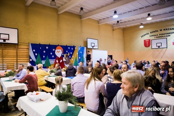 Zdjęcie w galerii na portalu naszraciborz.pl: Kiermasz świąteczny w krzanowickiej szkole wiadomości z regionu