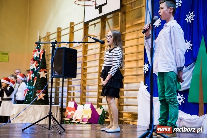 Zdjęcie w galerii na portalu naszraciborz.pl: Kiermasz świąteczny w krzanowickiej szkole wiadomości z regionu