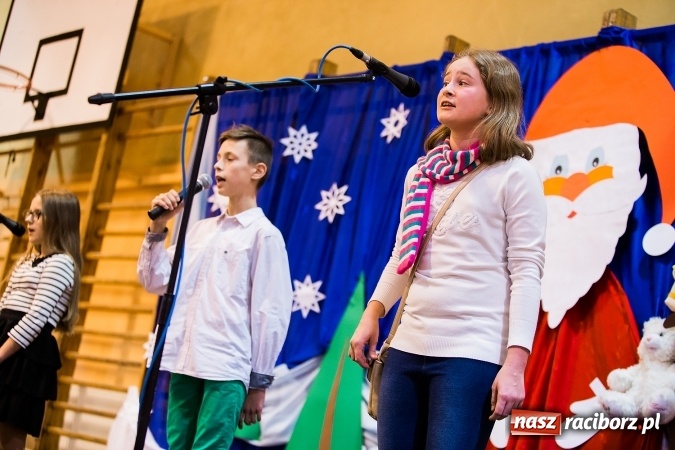 Zdjęcie w galerii na portalu naszraciborz.pl: Kiermasz świąteczny w krzanowickiej szkole wiadomości z regionu